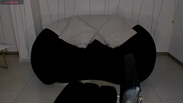 LaurentRosse1 online show from 05/04/26, 08:11