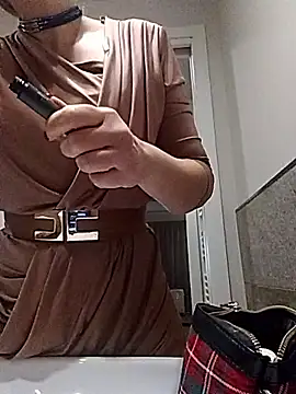 Snapshot of fragoli chatting on 11/06/25, 09:02 fragoli online show from 11/06/25, 09:02