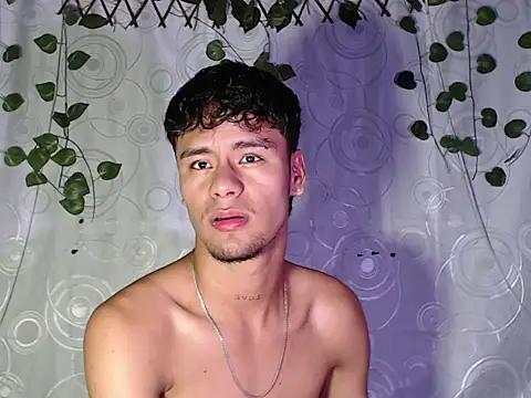 connor michael01 online show from 11/07/25, 11:19