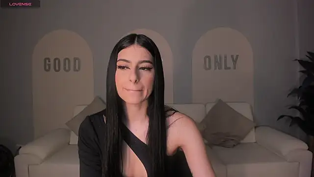 BellaConnorX online show from 11/18/25, 03:43