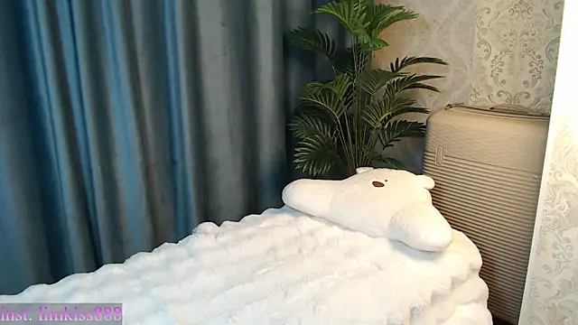 limkiss online show from 12/18/25, 01:26