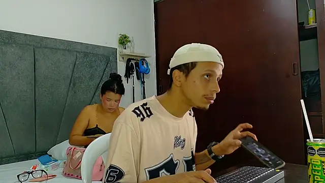 Snapshot of DamianandEva chatting on 05/28/26, 12:44 DamianandEva online show from 05/28/26, 12:44