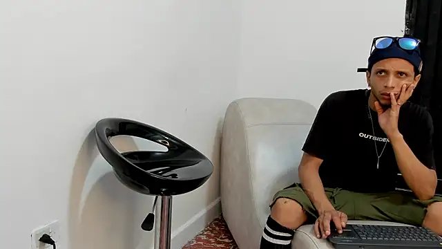 DamianandEva online show from 12/18/25, 12:31