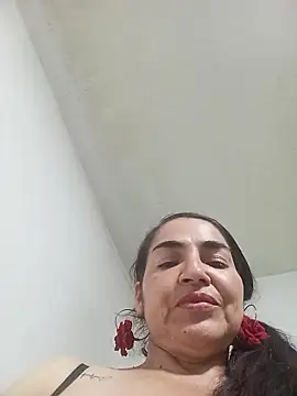 Snapshot of MaryRoze_ chatting on 05/11/26, 04:14 MaryRoze online show from 05/11/26, 04:14