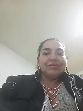 Snapshot of MaryRoze_ chatting on 04/22/26, 01:23 MaryRoze online show from 04/22/26, 01:23