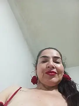 Snapshot of MaryRoze_ chatting on 05/27/26, 01:57 MaryRoze online show from 05/27/26, 01:57