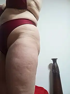 Snapshot of MaryRoze_ chatting on 01/18/26, 10:57 MaryRoze online show from 01/18/26, 10:57