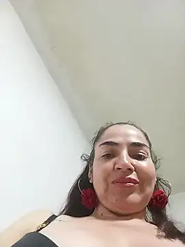 Snapshot of MaryRoze_ chatting on 04/21/26, 01:42 MaryRoze online show from 04/21/26, 01:42