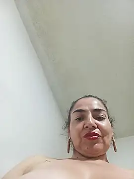 Snapshot of MaryRoze_ chatting on 04/19/26, 06:10 MaryRoze online show from 04/19/26, 06:10