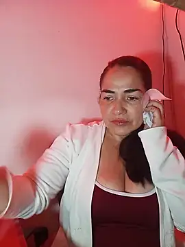 Snapshot of MaryRoze_ chatting on 02/05/26, 11:44 MaryRoze online show from 02/05/26, 11:44