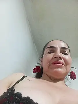 Snapshot of MaryRoze_ chatting on 07/18/26, 01:03 MaryRoze online show from 07/18/26, 01:03