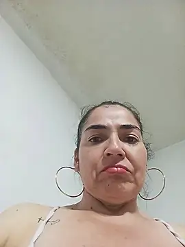 Snapshot of MaryRoze_ chatting on 02/14/26, 12:11 MaryRoze online show from 02/14/26, 12:11