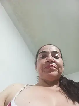 Snapshot of MaryRoze_ chatting on 02/28/26, 12:43 MaryRoze online show from 02/28/26, 12:43