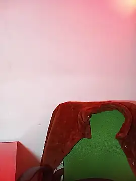 Snapshot of MaryRoze_ chatting on 12/23/25, 12:00 MaryRoze online show from 12/23/25, 12:00