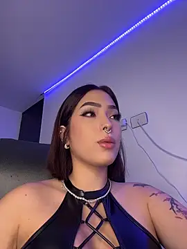 Snapshot of Raven_DeVille chatting on 04/26/26, 08:00 Raven DeVille online show from 04/26/26, 08:00