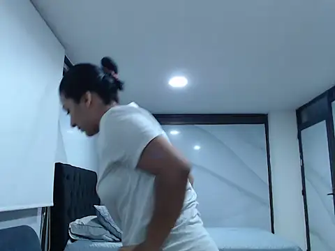 CamilaaOficial online show from 11/16/25, 03:22