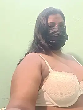 Snapshot of tamil_Nithya_J chatting on 06/18/26, 05:18 tamil Nithya J online show from 06/18/26, 05:18