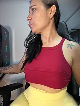 Snapshot of Natural_BIGASS_Nina chatting on 06/09/26, 10:11 Natural BIGASS Nina online show from 06/09/26, 10:11