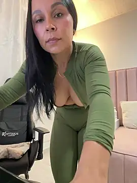 Snapshot of Natural_BIGASS_Nina chatting on 05/31/26, 01:39 Natural BIGASS Nina online show from 05/31/26, 01:39