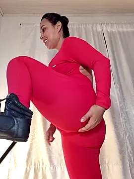 Snapshot of Natural_BIGASS_Nina chatting on 05/06/26, 07:40 Natural BIGASS Nina online show from 05/06/26, 07:40