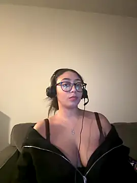 minha baby online show from 12/18/25, 07:13