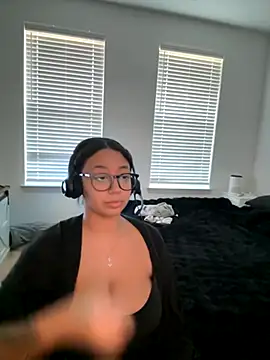 minha baby online show from 11/16/25, 04:56