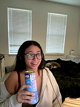 minha baby online show from 11/27/25, 02:17