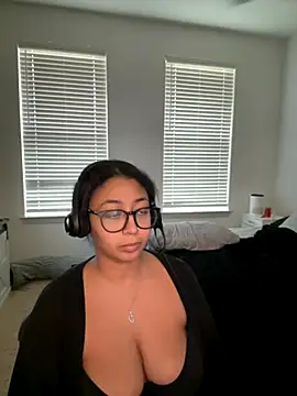 minha baby online show from 11/15/25, 02:21