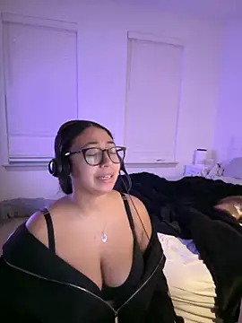 minha baby online show from 11/28/25, 01:00