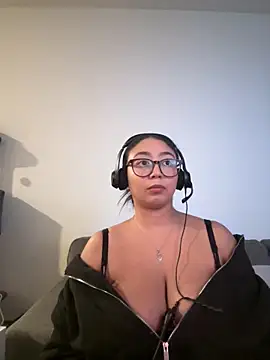 minha baby online show from 12/19/25, 10:17