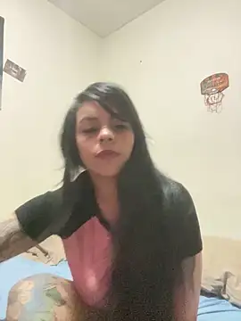 Snapshot of naughtyTatto chatting on 11/08/25, 05:22 naughtyTatto online show from 11/08/25, 05:22