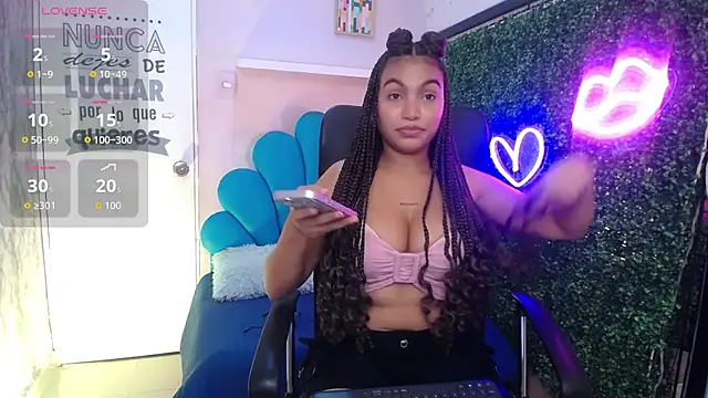 valeria martinez19 online show from 11/07/25, 03:22