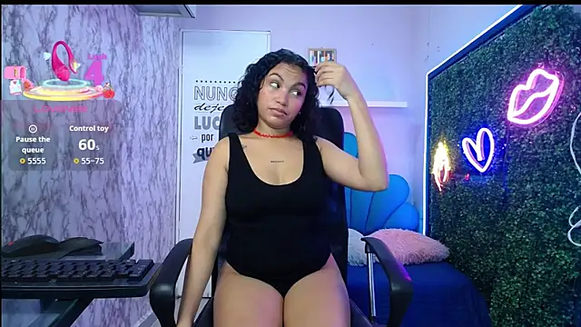 Snapshot of valeria_martinez19 chatting on 01/06/26, 03:10 valeria martinez19 online show from 01/06/26, 03:10