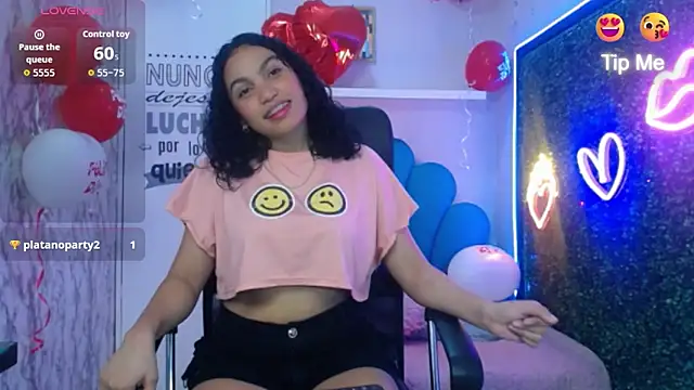 Snapshot of valeria_martinez19 chatting on 02/19/26, 02:52 valeria martinez19 online show from 02/19/26, 02:52