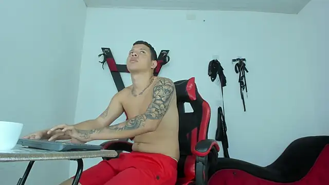 Steven19 LatinBoy online show from 01/17/26, 12:09