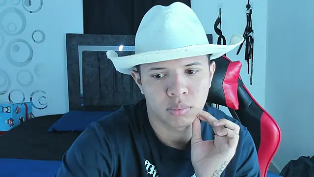 Steven19 LatinBoy online show from 01/18/26, 11:46