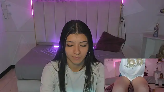 Snapshot of Chloe_fooster chatting on 10/30/25, 11:12 Chloe fooster online show from 10/30/25, 11:12