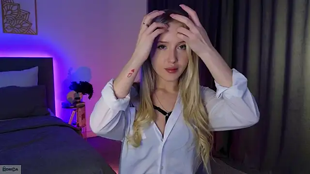 Snapshot of adele_armass chatting on 11/29/25, 08:53 adele armass online show from 11/29/25, 08:53