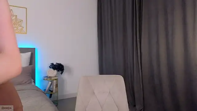 Snapshot of adele_armass chatting on 11/16/25, 10:46 adele armass online show from 11/16/25, 10:46