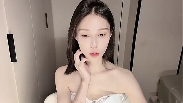 yuyu-33 online show from 11/19/25, 06:13