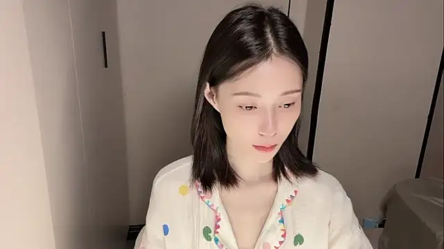 yuyu-33 online show from 11/23/25, 05:28