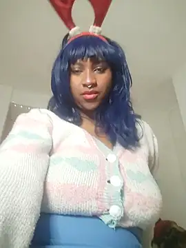 Snapshot of EvonyFoxxx chatting on 12/17/25, 10:59 EvonyFoxxx online show from 12/17/25, 10:59