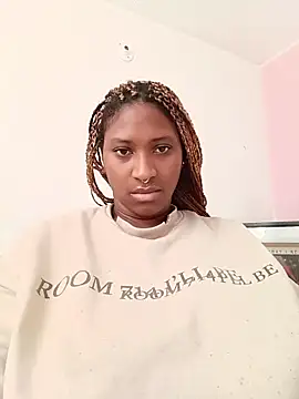 Snapshot of EvonyFoxxx chatting on 06/14/26, 06:20 EvonyFoxxx online show from 06/14/26, 06:20