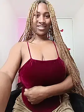 Snapshot of EvonyFoxxx chatting on 02/21/26, 04:25 EvonyFoxxx online show from 02/21/26, 04:25