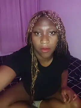 Snapshot of EvonyFoxxx chatting on 11/13/25, 11:19 EvonyFoxxx online show from 11/13/25, 11:19