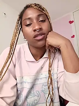 Snapshot of EvonyFoxxx chatting on 06/20/26, 04:17 EvonyFoxxx online show from 06/20/26, 04:17