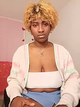 EvonyFoxxx online show from 05/07/26, 02:49