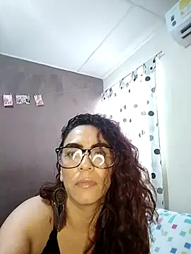 Snapshot of ROSALIAFILL chatting on 10/30/25, 08:50 ROSALIAFILL online show from 10/30/25, 08:50