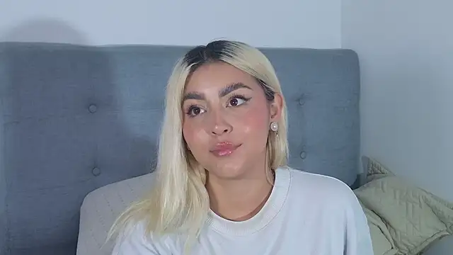 Elina Hills online show from 12/04/25, 02:05