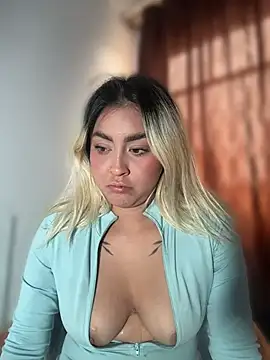 Elina Hills online show from 04/08/26, 06:09